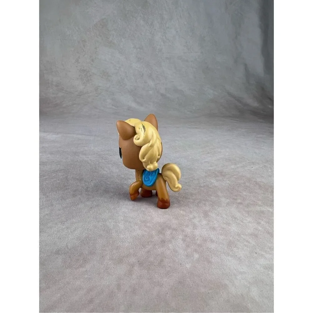 Littlest Pet Shop LPS Palomino Pony Horse Blue Saddle with Blue Flower Eyes #840